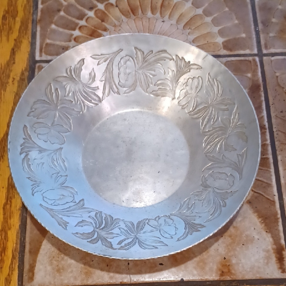 Everlast Hand-Forged Metal Plate